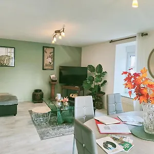 Du Marche Apartment